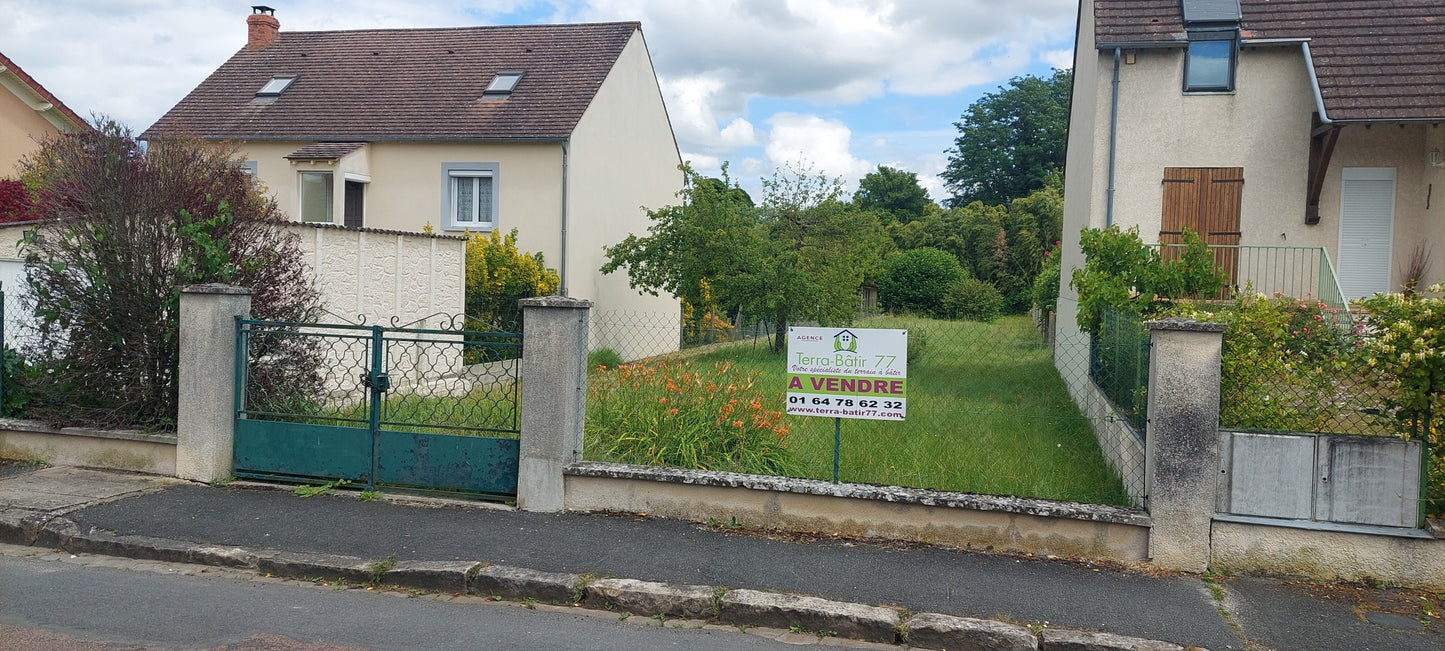 NEMOURS CENTRE-VILLE